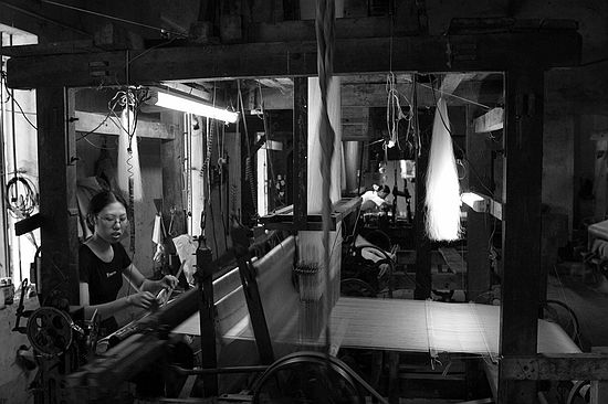 Silk weaving at Van Phoc.